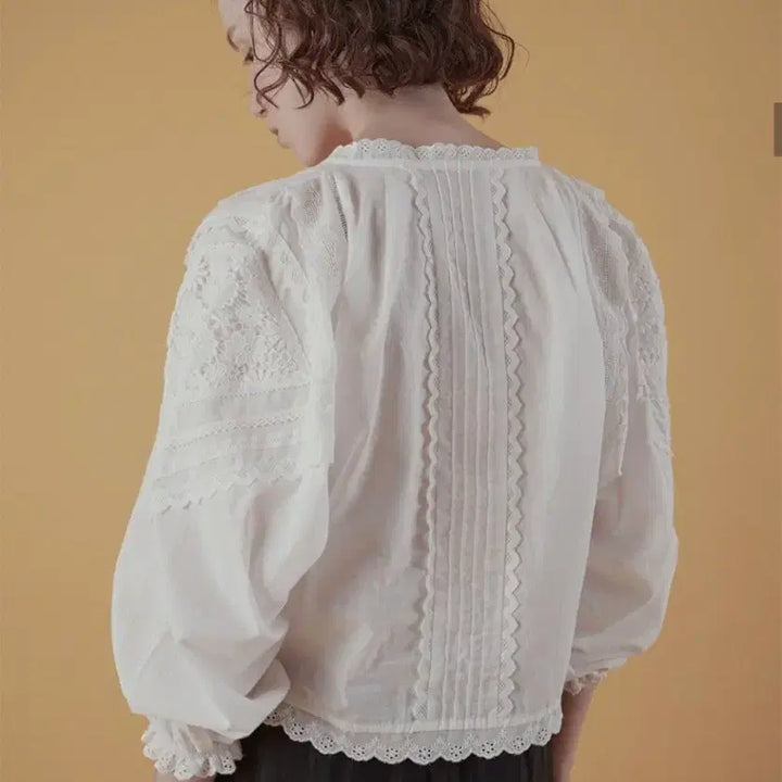 [BUNJANG] Without Summer Antique Garden Blouse / 위드아웃썸머 앤티크 가든 블라우스