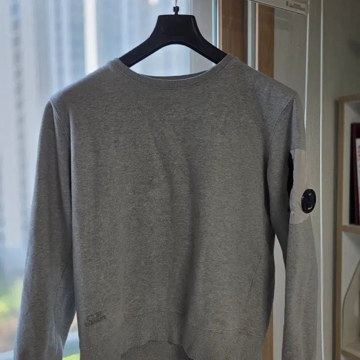 [BUNJANG] CP Company Grey Lens Detail Sweatshirt (S) / 급처 CP컴퍼니 그레이 맨투맨