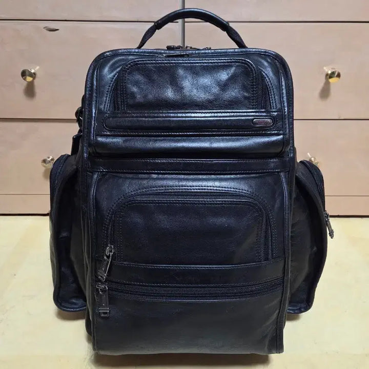 [BUNJANG] Tumi Alpha Bravo T-Pass Laptop Business Class Briefpack Leather / 투미 정품 알파 티패스 랩탑 비즈니스 클래스 브리프팩 레더