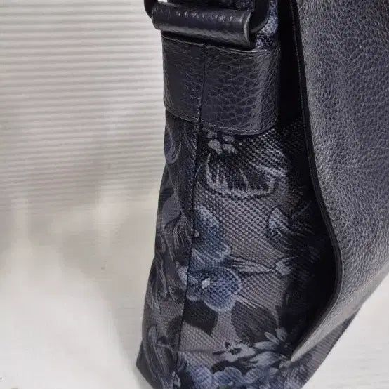[BUNJANG] Coach Charles Small Messenger Floral Hawaiian Print Canvas Bag / 코치 찰스 스몰 메신저 플로럴 하와이안 프린트 캔버스