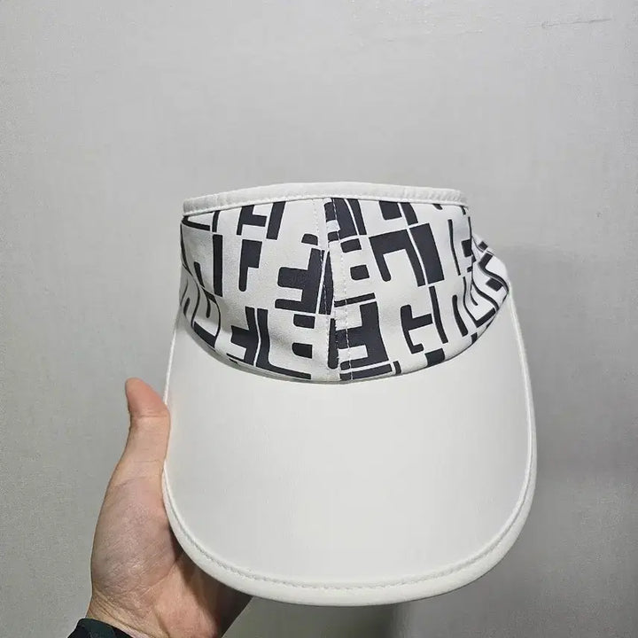 [BUNJANG] Elle Golf White Pattern Sun Cap Hat / 엘르 골프 화이트 패턴 썬캡 모자