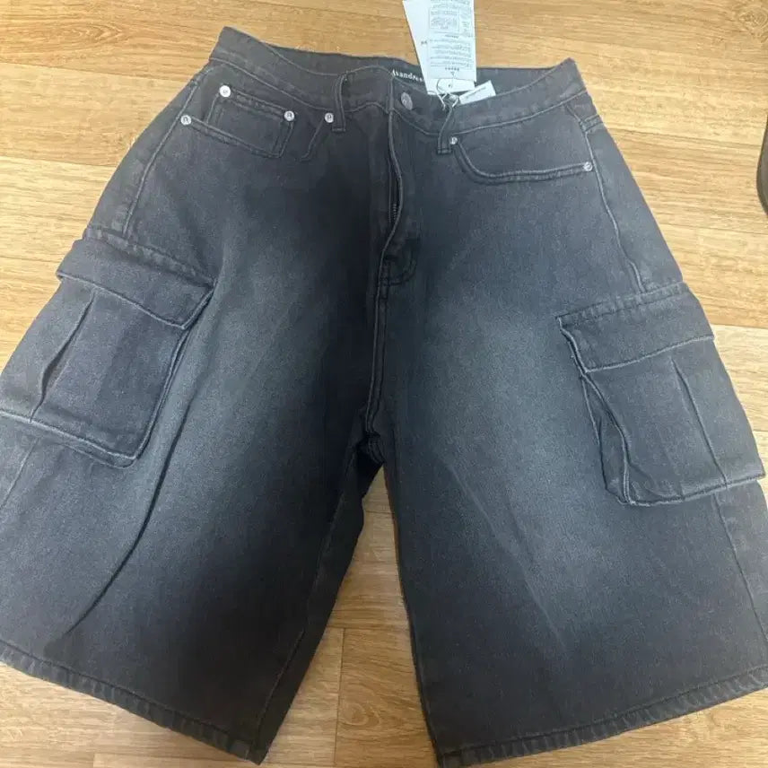 [BUNJANG] Avandresser Black Denim Cargo Shorts / 아반드레서 블랙 데님 카고 반바지 새것