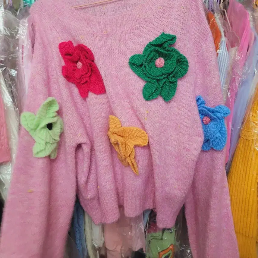 [BUNJANG] Pink Floral Embroidered Crop Knit / 핑크색 꽃 자수 크롭 니트 수입