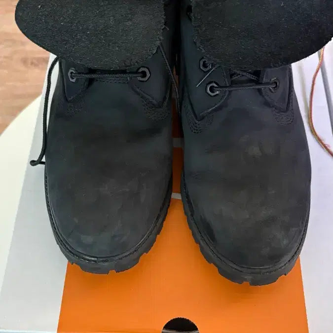 [SOLD OUT] 팀버랜드 6인치 프리미엄 블랙 부츠 275