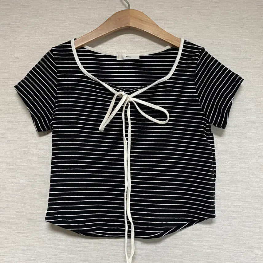 [BUNJANG] Stripe Ribbon Short Sleeve T-Shirt / 스트라이프 리본 반팔 티셔츠