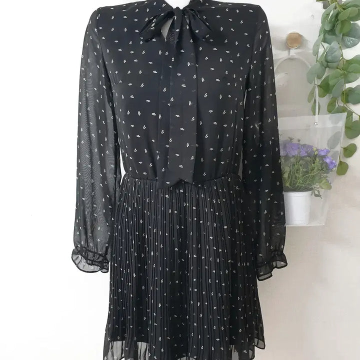 [BUNJANG] 5fining Neck Ribbon Pleated Chiffon Midi Dress / 5프닝 넥리본 플리츠 쉬폰 미디원피스 55 66 블랙