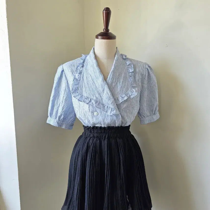 [BUNJANG] Blue Stripe Frill Big Collar Wrinkle Short Sleeve Blouse / 블루 스트라이프 프릴 빅카라 링클 반팔 블라우스