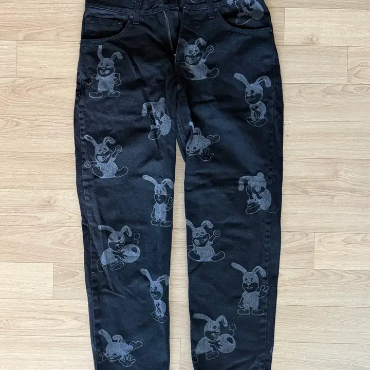 [BUNJANG] La Fée Litchi Black Rabbit Denim Pants Size 28 / 라퍼 리치 블랙 토끼 데님 팬츠 28