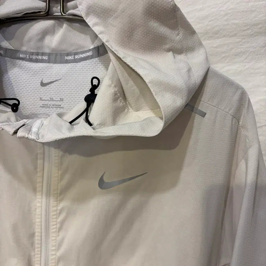 [SOLD OUT] 나이키 러닝 후드집업 바람막이 자켓