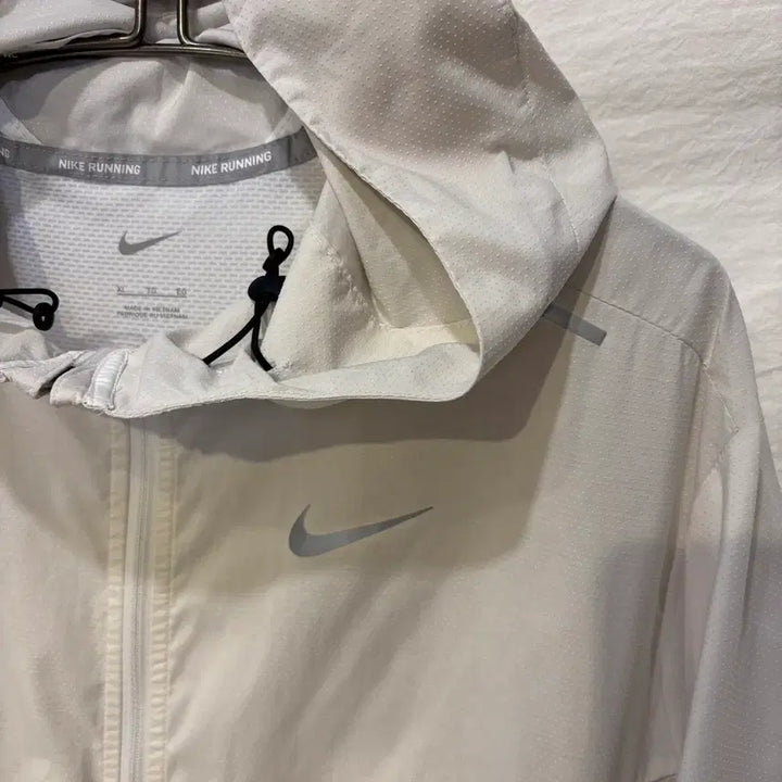 [SOLD OUT] 나이키 러닝 후드집업 바람막이 자켓