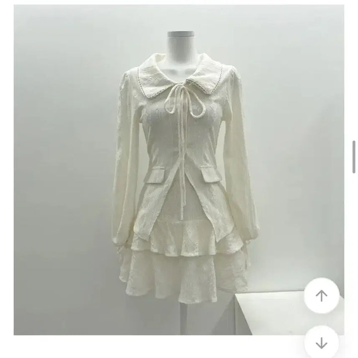 [BUNJANG] Punch Lace White Two-Piece Set / 펀칭 레이스 화이트 투피스 세트