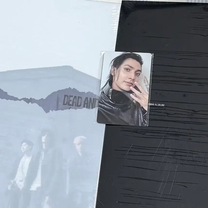 [BUNJANG] Xdinary Heroes Dead End Sealed Album Set &amp; Jooyeon POB Photocard / 엑디즈 데드앤드 미개봉 앨범 세트&amp;주연 미공포