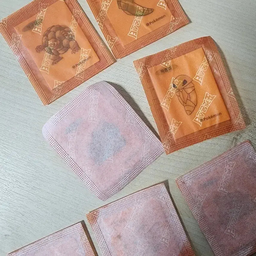 [SOLD OUT] 포켓몬 스페셜 띠부씰 피카츄, 이상해씨, 메타몽, 나인테일