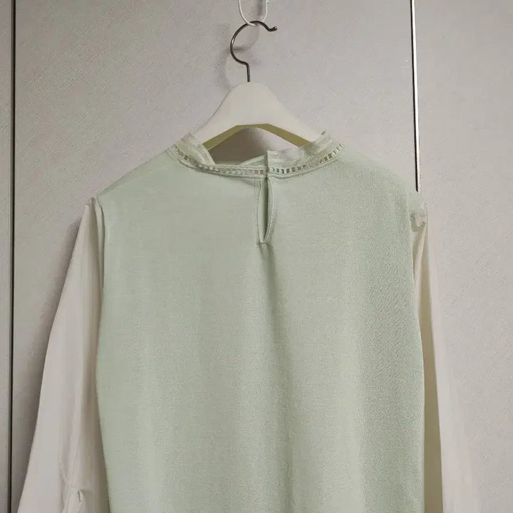 [BUNJANG] KUHO Lace Detail Knit Blouse / 구호 블라우스