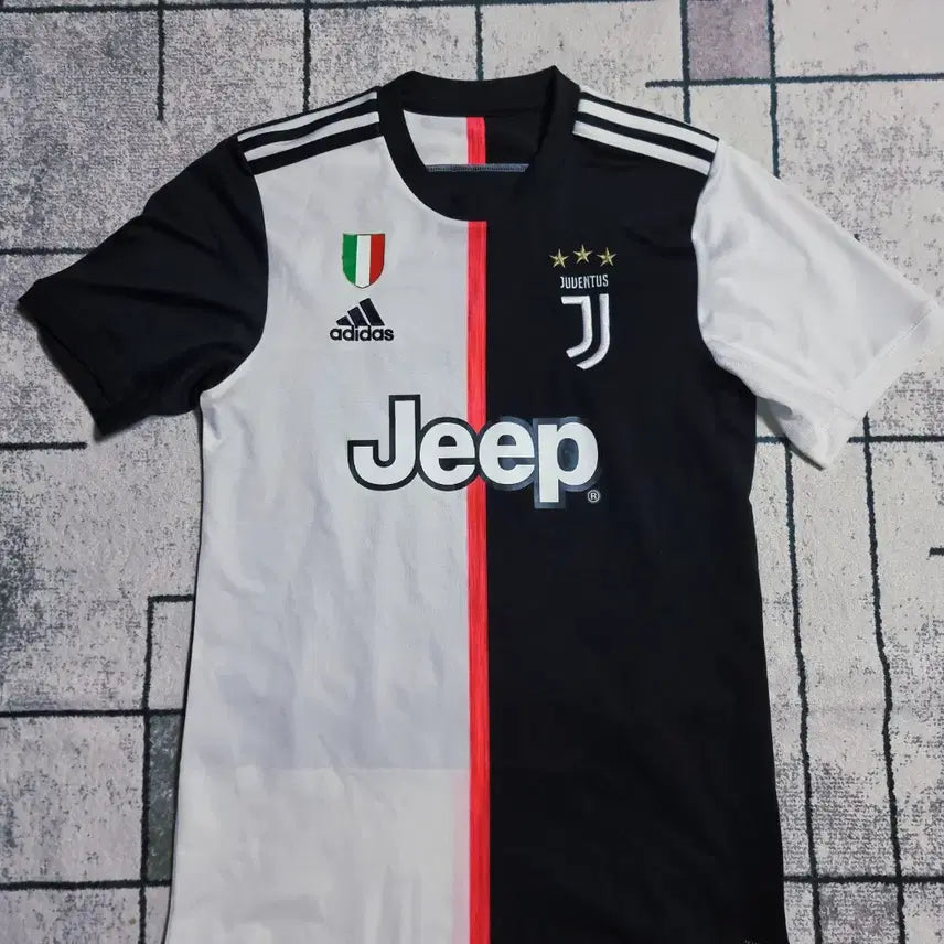 [BUNJANG] Juventus Cristiano Ronaldo 19-20 Home Jersey Size S (90) / [파워정품]19-20시즌 유벤투스 호날두 홈 유니폼 사이즈 S 90
