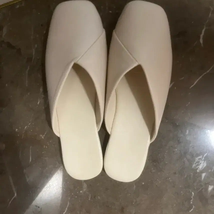 [BUNJANG] Ivory Mule Shoes / 아이보리 뮬