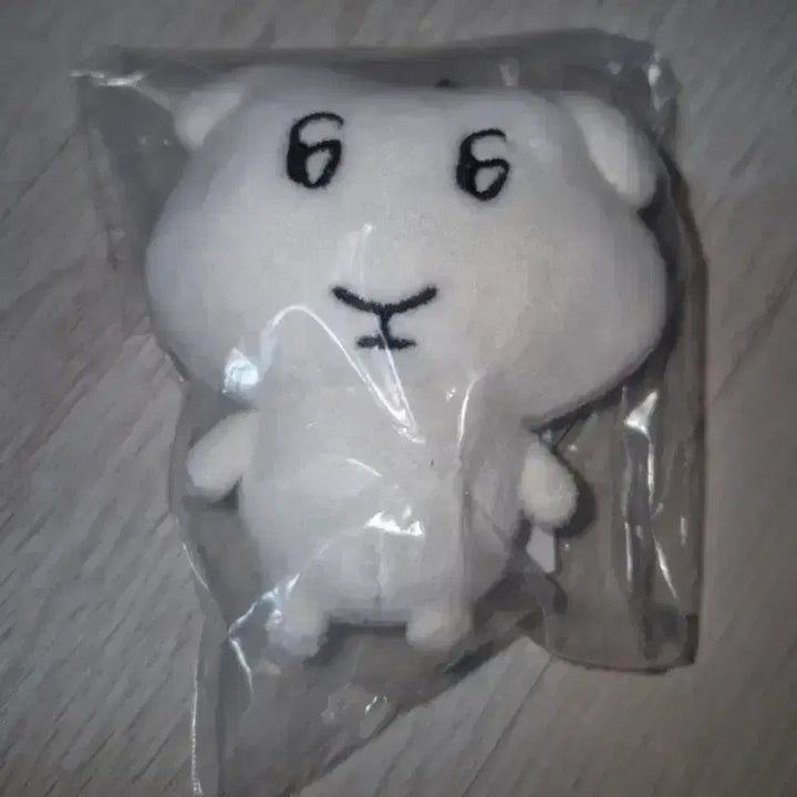 [BUNJANG] Gini Hwigi Keyring Plush Doll / 기니휘기 키링 인형 고마우시다