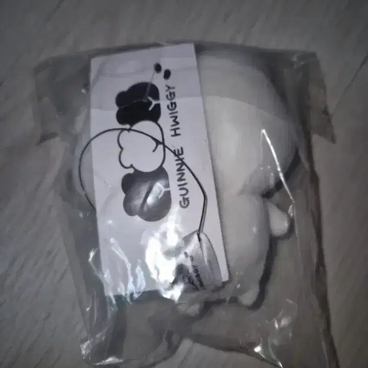 [BUNJANG] Gini Hwigi Keyring Plush Doll / 기니휘기 키링 인형 고마우시다