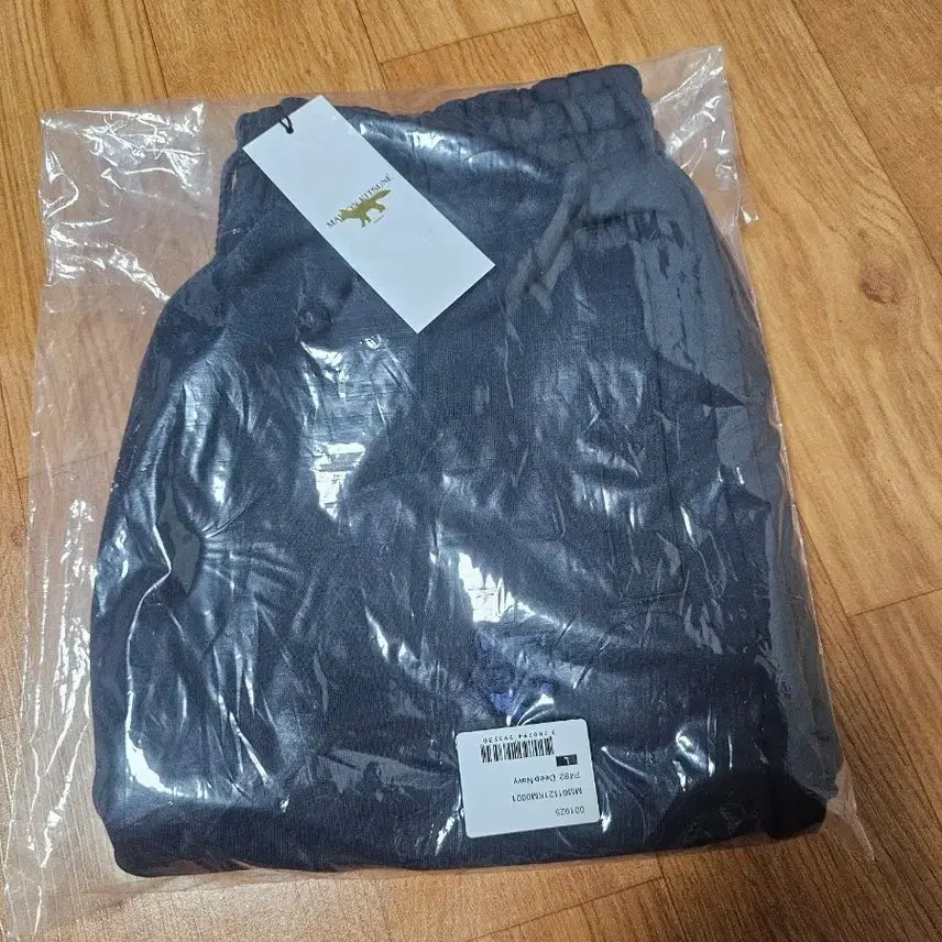 [BUNJANG] Maison Kitsuné Navy Shorts (L) / 메종키츠네 네이비 반바지 L