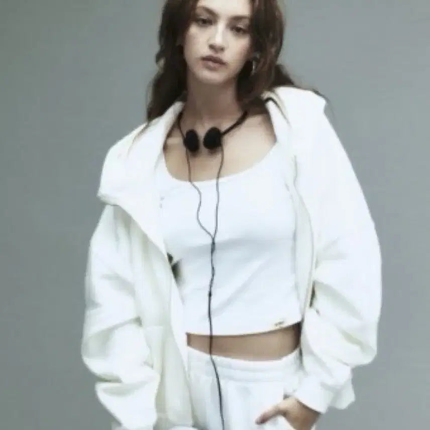 [BUNJANG] Glowny Classic Boxy Hoodie Zip-up White / 클로니 클래식 박시 후드집업 화이트