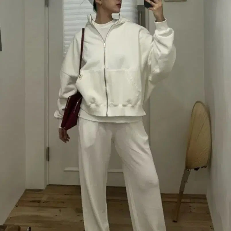 [BUNJANG] Glowny Classic Boxy Hoodie Zip-up White / 클로니 클래식 박시 후드집업 화이트