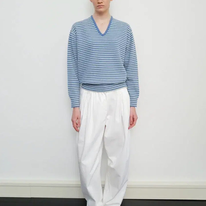 [BUNJANG] Mundal Risca Knit - Fade Blue / 문달 Risca Knit in Fade Blue 리스카 니트