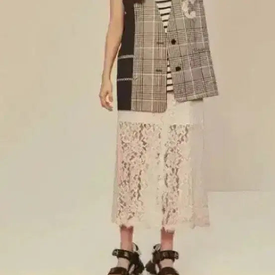 [BUNJANG] Lucky Chouette Asymmetrical Hem Embroidered Vest / 럭키슈에뜨 베스트 36