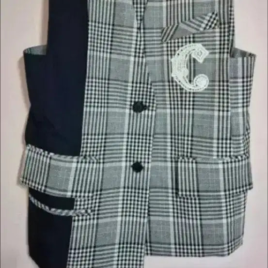[BUNJANG] Lucky Chouette Asymmetrical Hem Embroidered Vest / 럭키슈에뜨 베스트 36