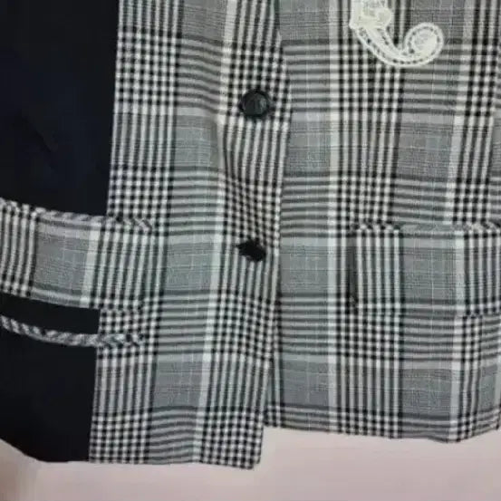 [BUNJANG] Lucky Chouette Asymmetrical Hem Embroidered Vest / 럭키슈에뜨 베스트 36