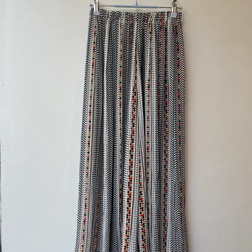 [BUNJANG] MINIMARY Vertical Pattern Pleated Pants Free Size / MINIMARY 세로 패턴 플리츠 바지 F