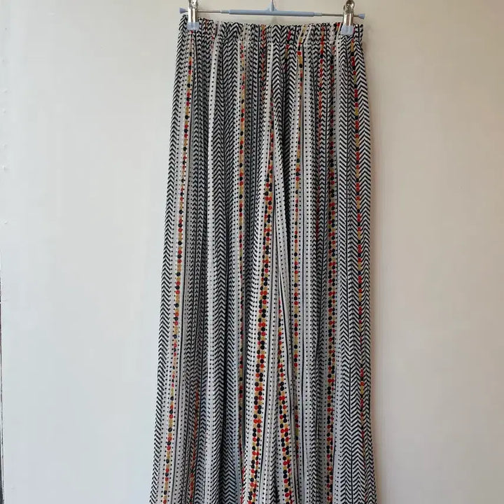 [BUNJANG] MINIMARY Vertical Pattern Pleated Pants Free Size / MINIMARY 세로 패턴 플리츠 바지 F