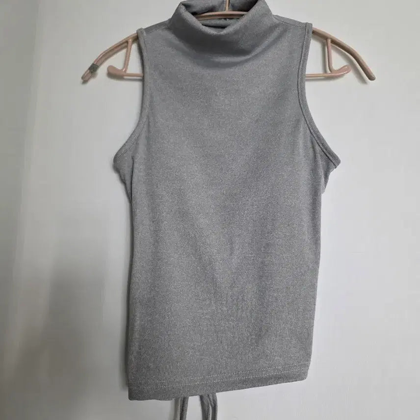 [BUNJANG] Half-Neck Ribbed Sleeveless Bra Top with Back Ribbon / 하프넥 그레이  뒷리본 나시 브라탑