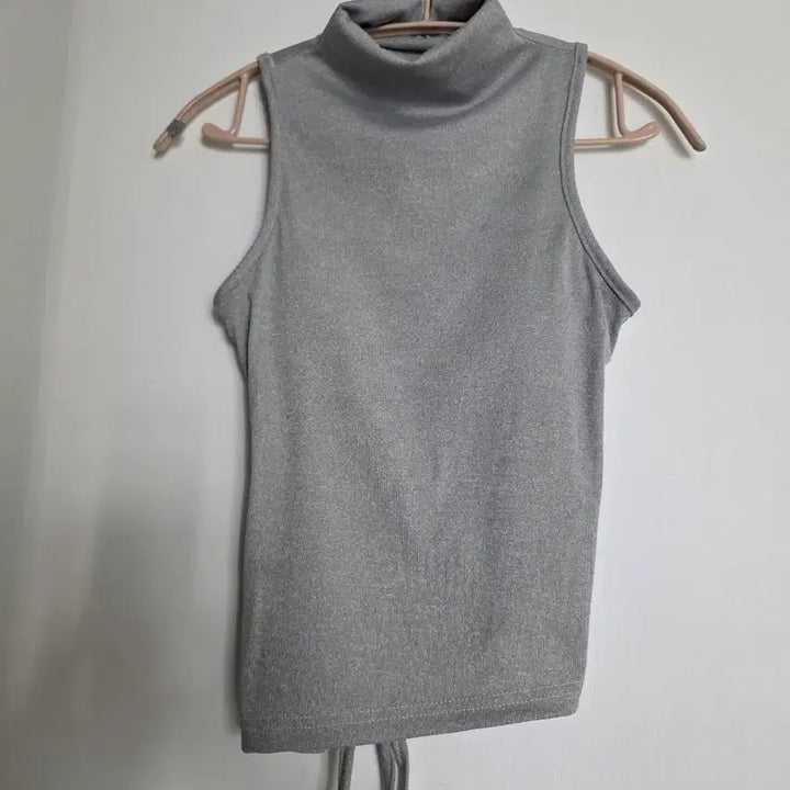 [BUNJANG] Half-Neck Ribbed Sleeveless Bra Top with Back Ribbon / 하프넥 그레이  뒷리본 나시 브라탑