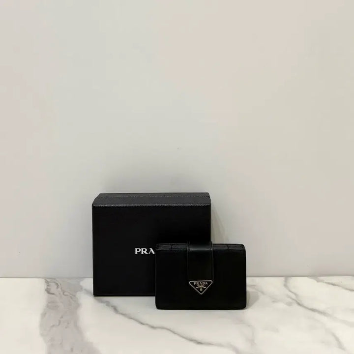 [BUNJANG] Prada Saffiano Leather Accordion Card Holder Black / 프라다 사피아노 레더 아코디언 카드지갑 블랙 1MC211
