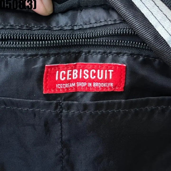 [SOLD OUT] 아이스비스킷 블랙 백팩
