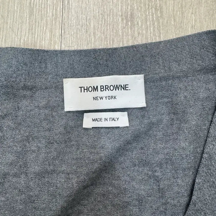 [BUNJANG] Thom Browne Merino Wool Signature Stripe Cardigan Size 3 / [정품/새상품급] 톰브라운 메리노 울 사선완장 가디건 3사이즈
