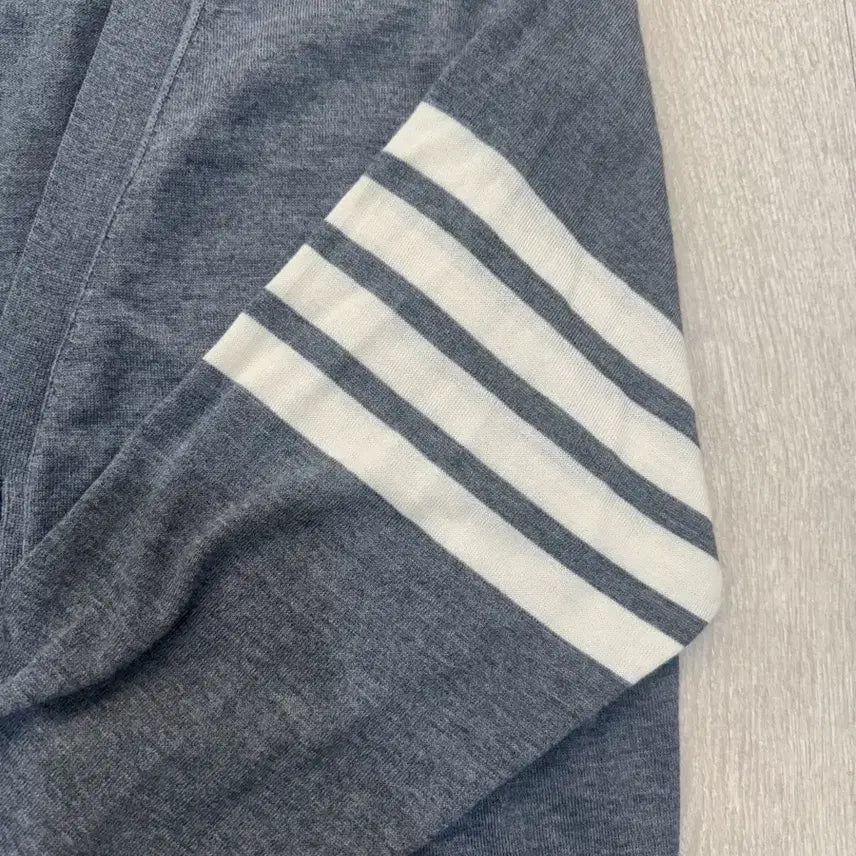 [BUNJANG] Thom Browne Merino Wool Signature Stripe Cardigan Size 3 / [정품/새상품급] 톰브라운 메리노 울 사선완장 가디건 3사이즈