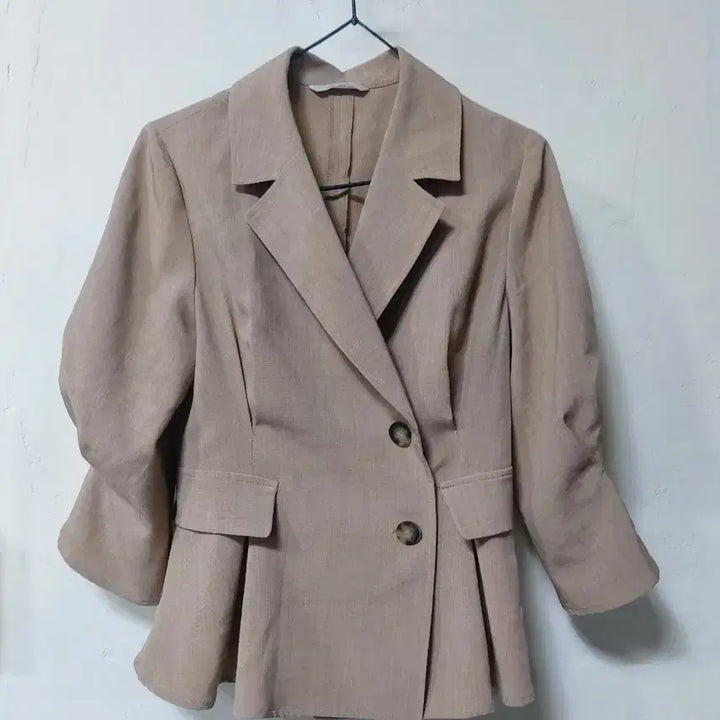 [BUNJANG] Kenneth Lady Beige Double Button Blazer / 케네스레이디 베이지색 여성용 더블 버튼 블레이저