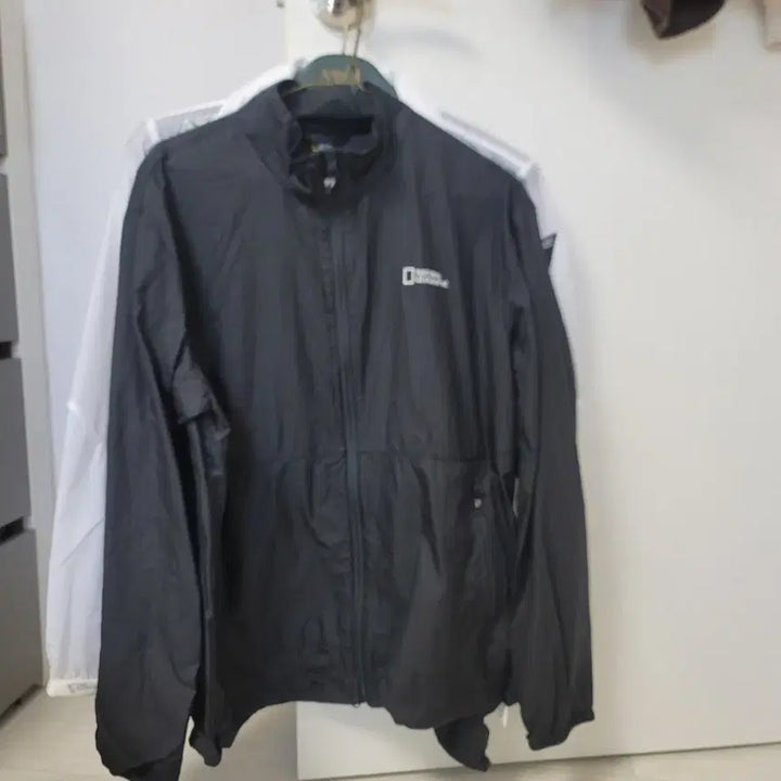[BUNJANG] National Geographic NEPA Ultra-Light Windbreaker / 내셔널지오그래픽.네파 초경량바람막이