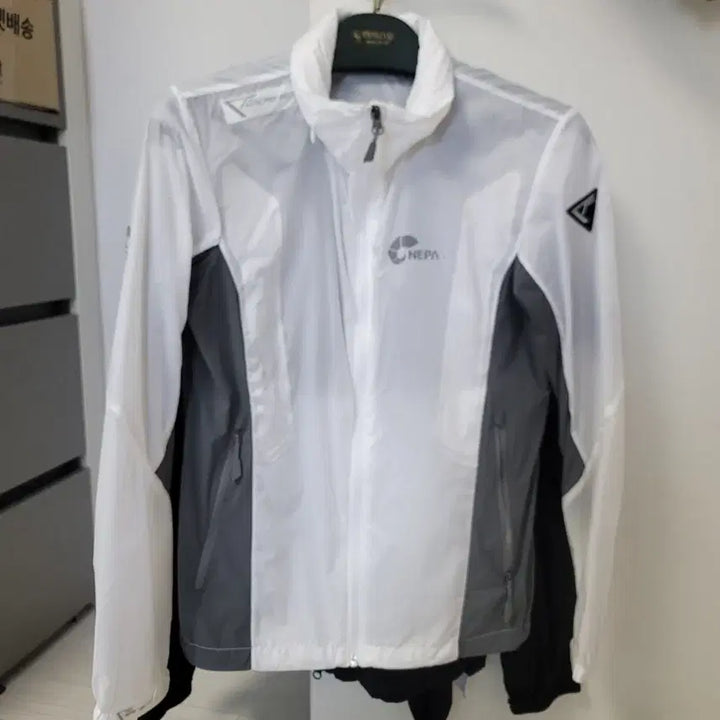 [BUNJANG] National Geographic NEPA Ultra-Light Windbreaker / 내셔널지오그래픽.네파 초경량바람막이