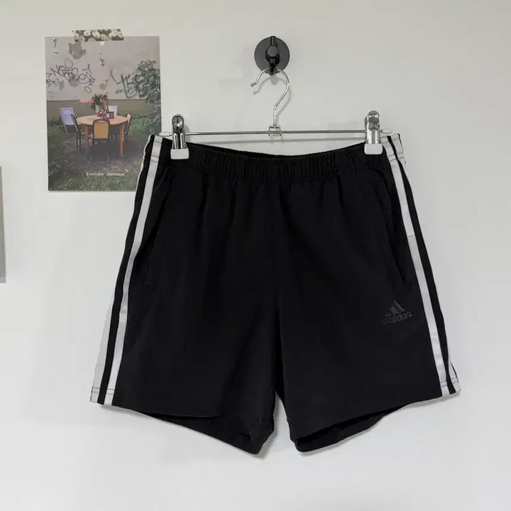 [BUNJANG] Adidas Shorts XS / [택포] [XS] 아디다스 쇼츠 반바지