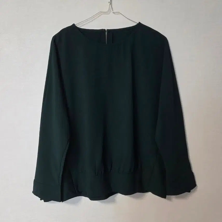 [BUNJANG] Dark Green Batwing Blouse / 가오리핏 블라우스 77