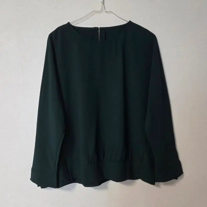 [BUNJANG] Dark Green Batwing Blouse / 가오리핏 블라우스 77