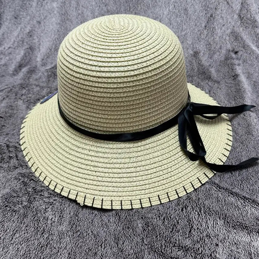 [BUNJANG] Wide Brim Beach Hat with Black Ribbon - Beige/White / 여름 비치모자-미사용