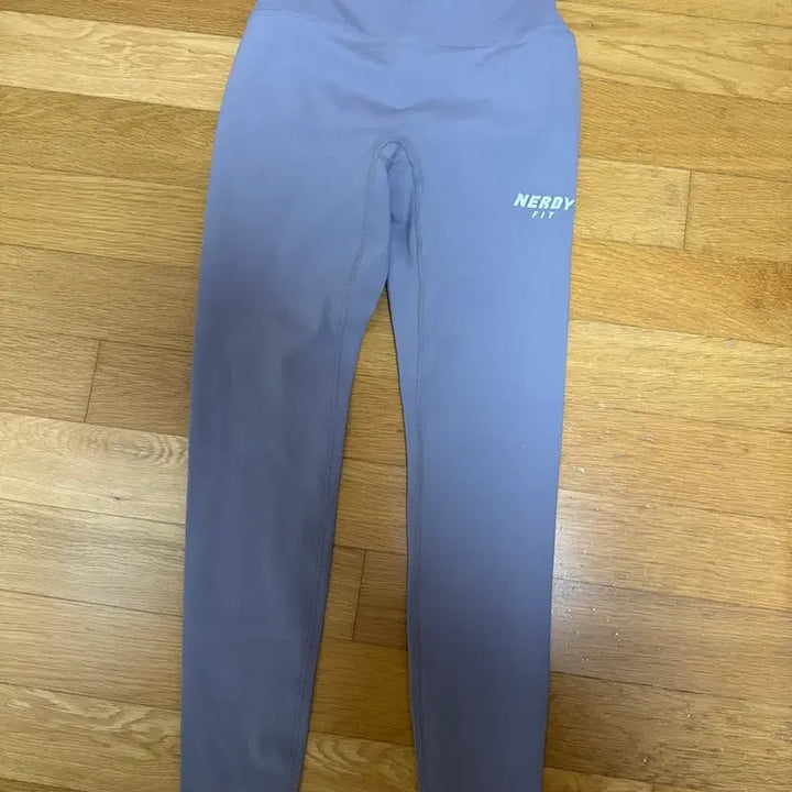 [BUNJANG] NERDY Leggings (New) - M Size / 널디 레깅스 (새상품)
