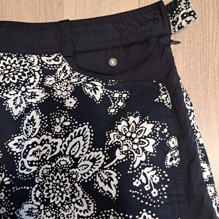 [BUNJANG] GREENJOY Black Flower Pattern Midi Skirt / GREENJOY 블랙 플라워 패턴 스커트