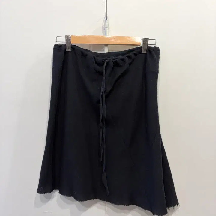 [BUNJANG] AND뮐MISTER Cut-off Hem Skirt / 앤드뮐미스터 컷오프 헴 스커트