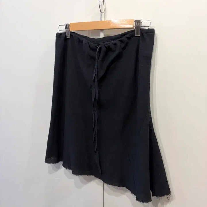 [BUNJANG] AND뮐MISTER Cut-off Hem Skirt / 앤드뮐미스터 컷오프 헴 스커트