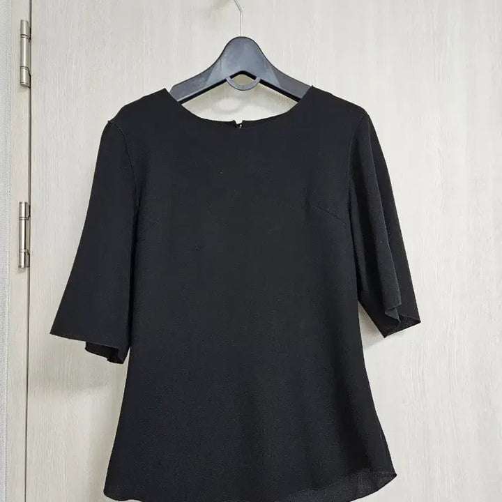 [BUNJANG] MOJO.S.PINE Short Sleeve Blouse Black Size 55 / (하객룩추천)모조에스핀 반팔 블라우스 블랙 55