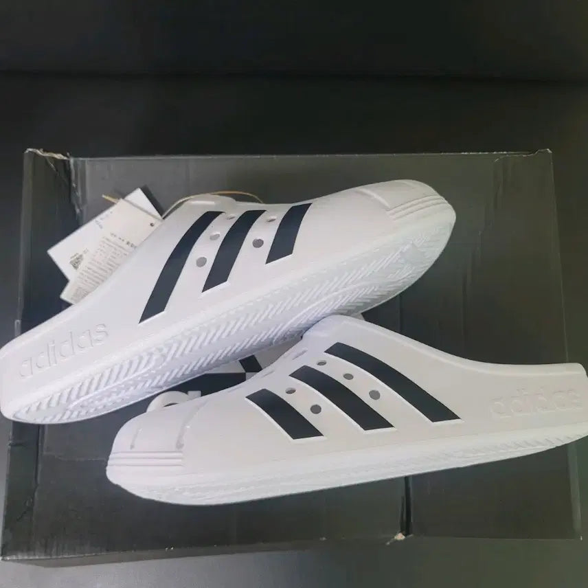 [BUNJANG] Adidas Adilette Clogs White Black / [295]아디다스/아딜렛 클로그 화이트 블랙